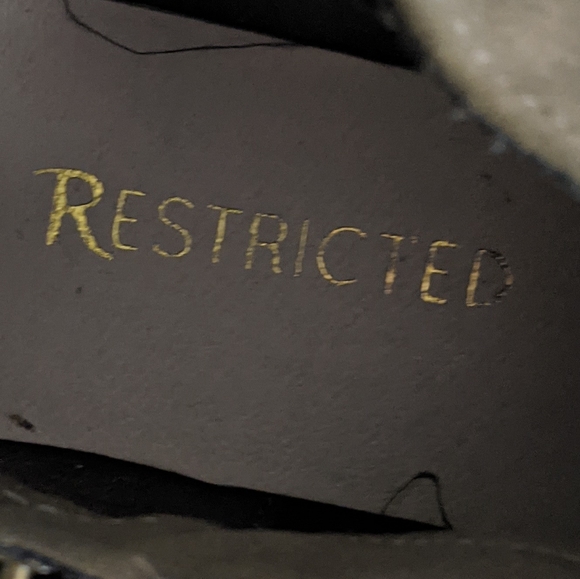 Restricted ankle booties - Picture 5 of 5